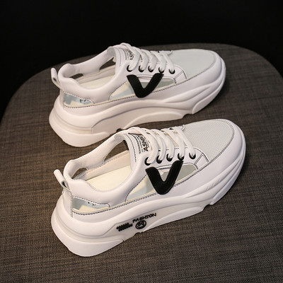 Νέο μοντέλο αθλητικά παπούτσια με κομμένα μέρη