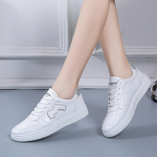 Naiste ökonahast tossud - valget värvi