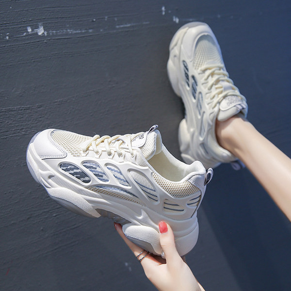 Naiste ökonahast ja tekstiilist kevadtossud