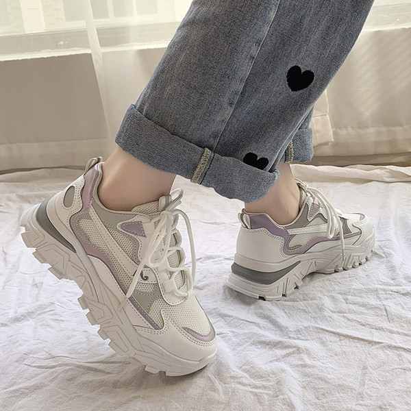 Jauns pavasara-vasaras kedu modelis ar raupju zoli