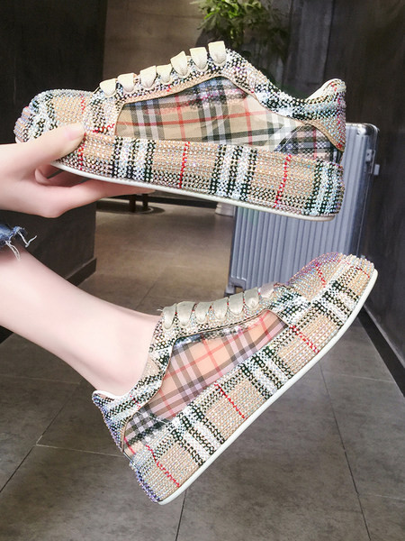 Kivide ja lameda tallaga ruudulised naiste tossud