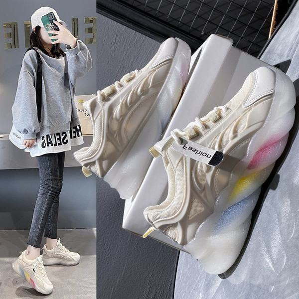 Casual αθλητικά παπούτσια με κορδόνια και χρωματιστή σόλα για γυναίκες