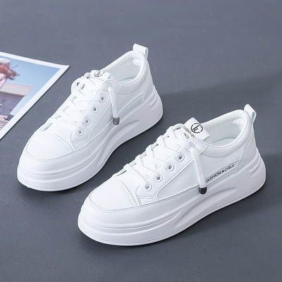 Jauns sieviešu augstpapēžu kedu modelis baltā krāsā