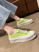 Sieviešu tekstila kedas ar 4 cm plakanu platformu