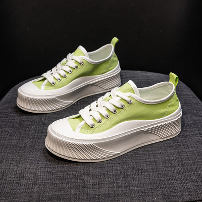 Sieviešu tekstila kedas ar 4 cm plakanu platformu