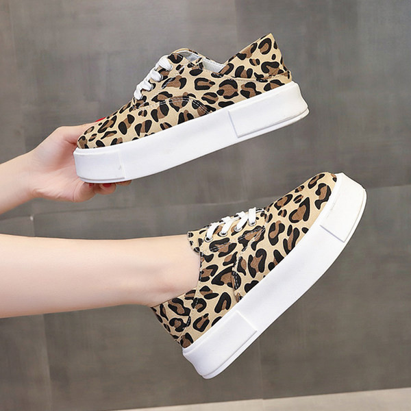 Jauns sieviešu audekla kedu modelis četrās krāsās