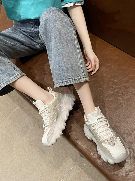 Kivide ja 5,5 cm kõrguse platvormiga naiste tossud