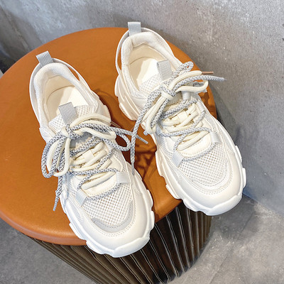 Uus mudel suviste paeltega tekstiilist tossud