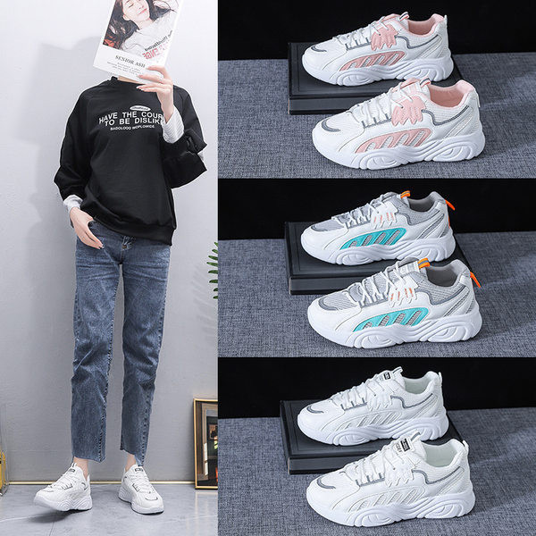 Naiste vabaaja paeltega tossud – kolmes värvitoonis