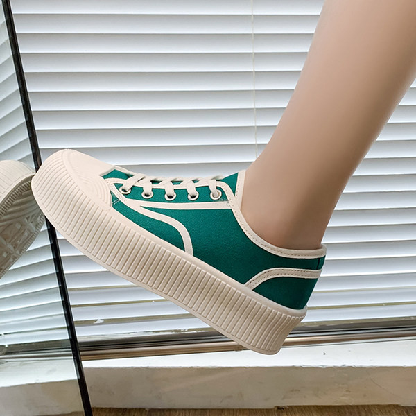 Ležerne tenisice s ravnim potplatom - od tekstila