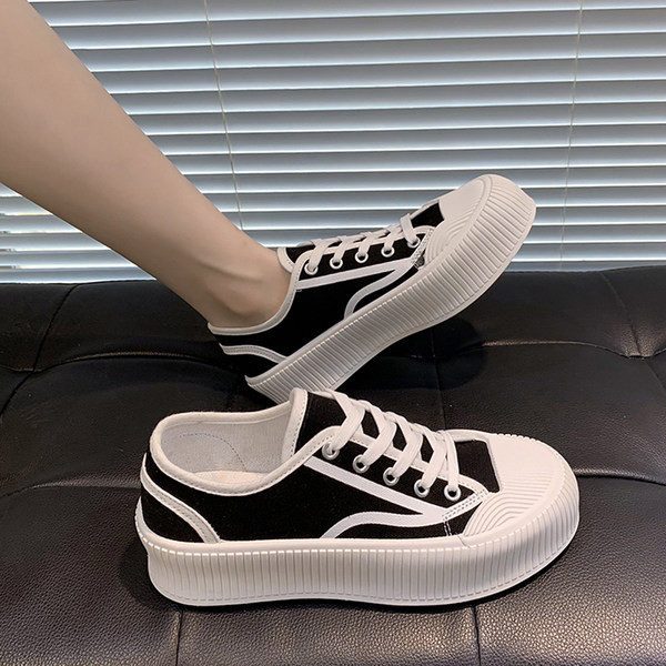 Ležerne tenisice s ravnim potplatom - od tekstila