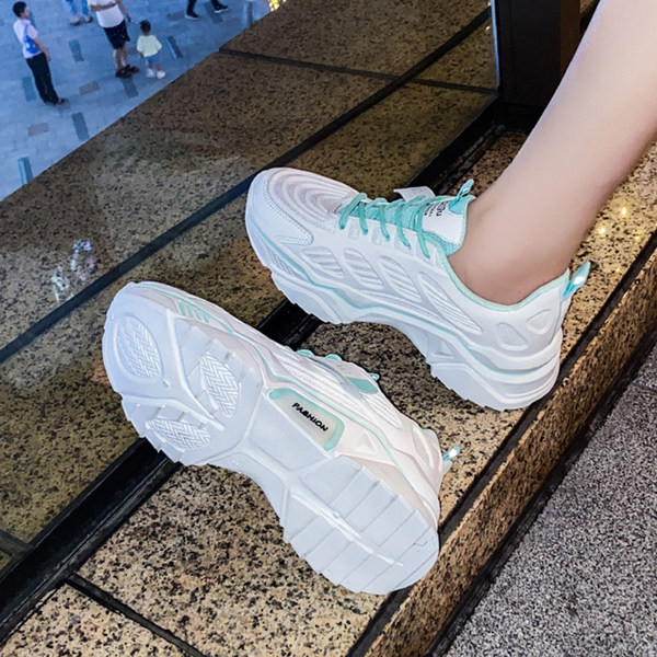 Νέο μοντέλο Γυναικεία casual αθλητικά  παπούτσια και τραχιά σόλα