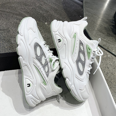 Jauns modernu kedu modelis ar augstu raupju zoli