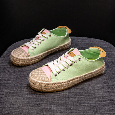 Πολύχρωμα γυναικεία αθλητικά παπούτσια από ύφασμα με επίπεδη σόλα