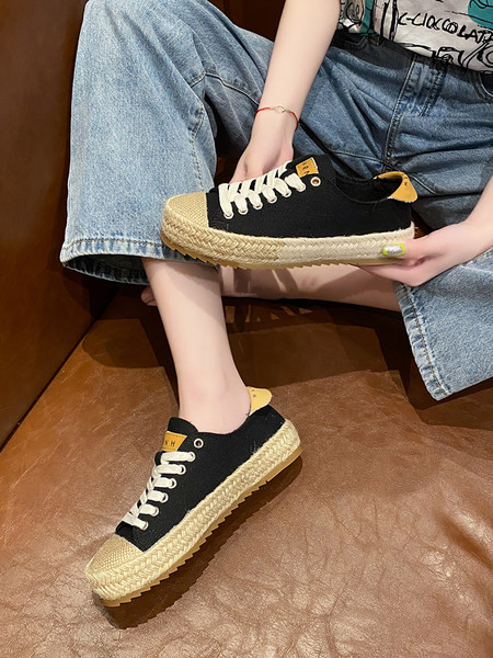 Πολύχρωμα γυναικεία αθλητικά παπούτσια από ύφασμα με επίπεδη σόλα