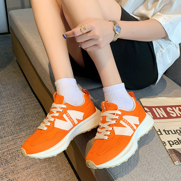 Novi model tenisica od eko brušene kože za sport i svakodnevni život