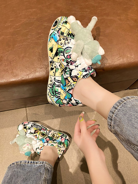 ΝΕΟ μοντέλο με γυναικεία αθλητικά παπούτσια με τρισδιάστατο στοιχείο