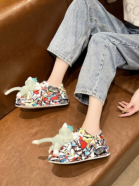 ΝΕΟ μοντέλο με γυναικεία αθλητικά παπούτσια με τρισδιάστατο στοιχείο