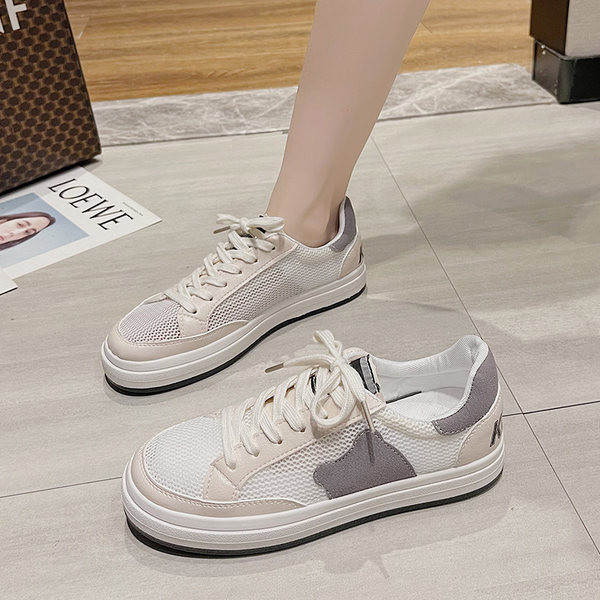 Sieviešu kedas ar aplikāciju un saitēm divās krāsās