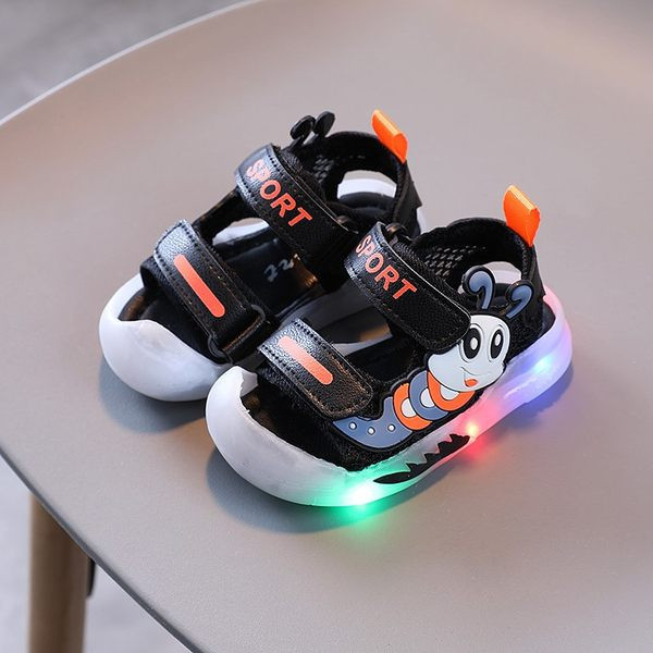 Novi model dječjih sandala sa čičak kopčanjem i svjetlećim potplatom