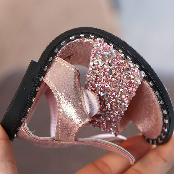 Casual παιδικά σανδάλια με γυαλιστερά σωματίδια και 3D στοιχείο