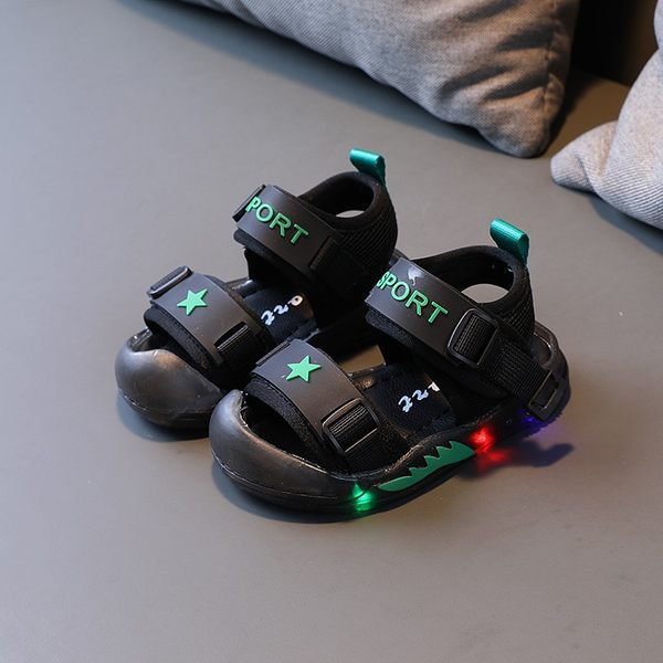 Jauns bērnu sandaļu modelis ar mīkstu gaismas zoli un velcro aizdari