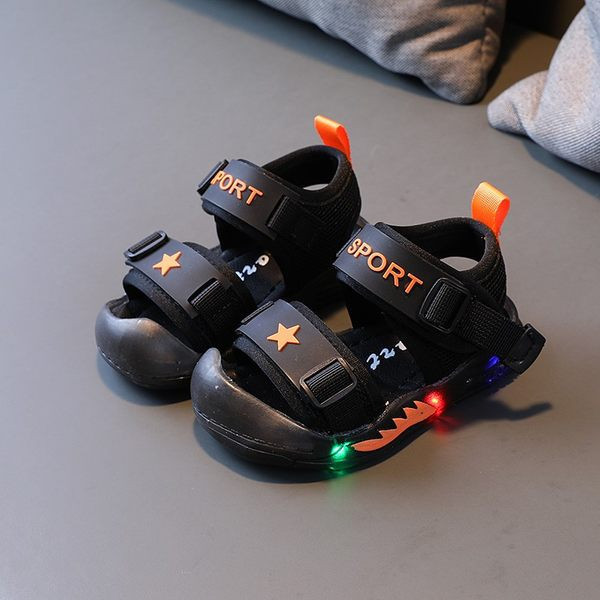 Jauns bērnu sandaļu modelis ar mīkstu gaismas zoli un velcro aizdari