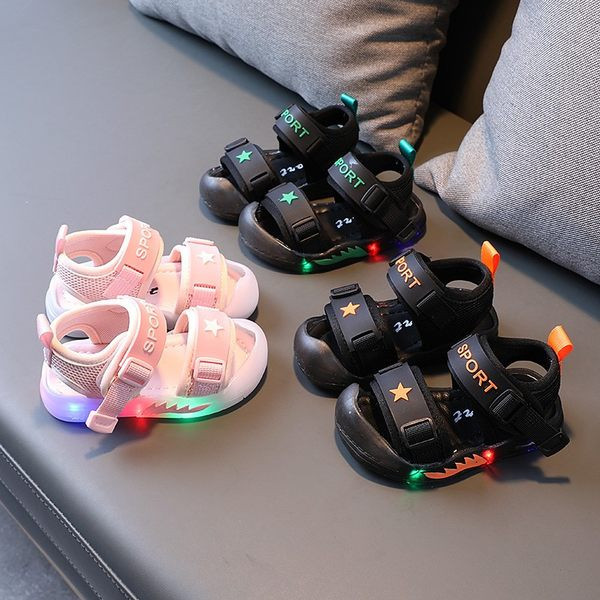 Jauns bērnu sandaļu modelis ar mīkstu gaismas zoli un velcro aizdari