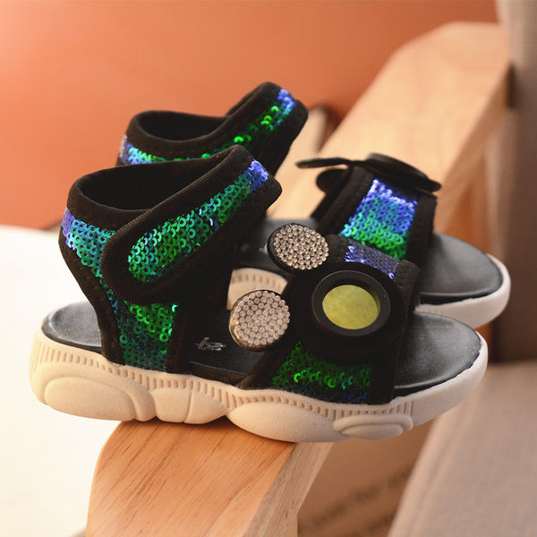 Bērnu sandales meitenēm ar fliteriem un uzlīmēm