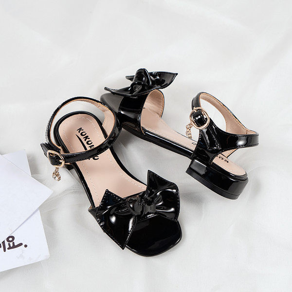 Μοντέρνα έκο δερμάτινα σανδάλια για κορίτσια με κορδέλα και μεταλλική αγκράφα