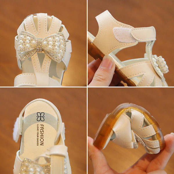 Νέο μοντέλο παιδικά σανδάλια με διαοσμητιές πέτρες και  στερέωση βελκρό