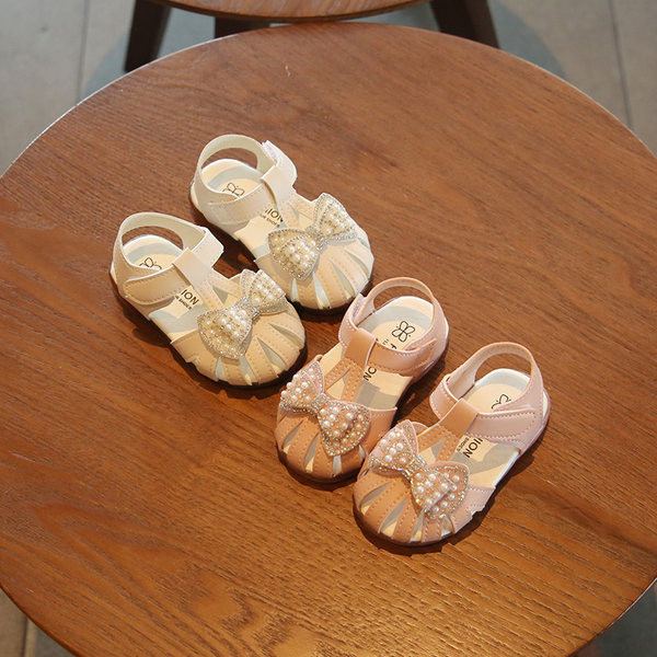 Παιδικά σανδάλια μεπέρλες για κορίτσια σε ροζ και λευκό χρώμα