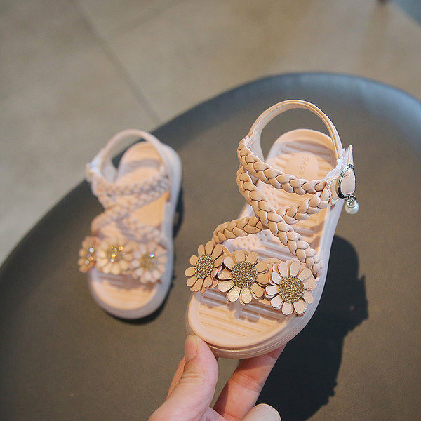 Mūsdienīgas bērnu sandales ar 3D ziediem un sprādzi