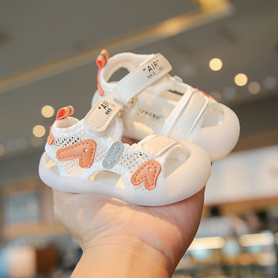 Värvilise kirjaga laste vabaajajalatsid