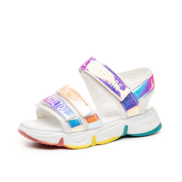 Jauns vasaras sandaļu modelis ar velcro un spīdīgu efektu