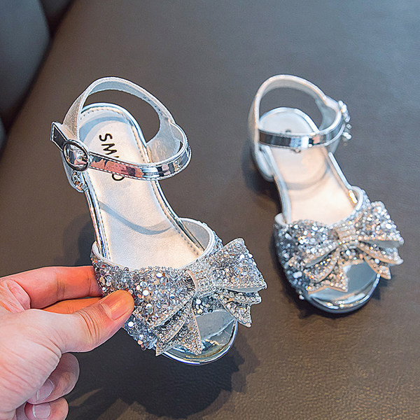 Καλοκαιρινά σανδάλια με μπροκάρ και κορδέλα