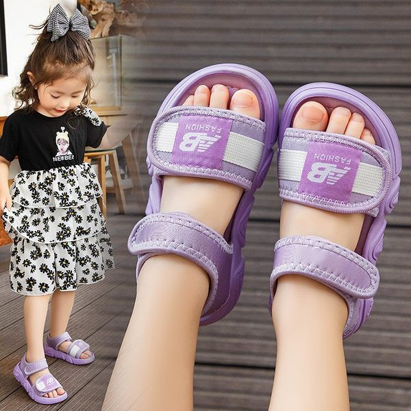 Laigude ja pehme tallaga vabaaja naiste sandaalid