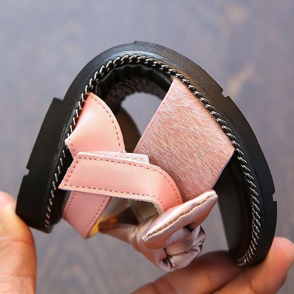 Νέο μοντέλο σανδάλια για κορίτσια σε διάφορα μοντέλα με κορδέλα 3D