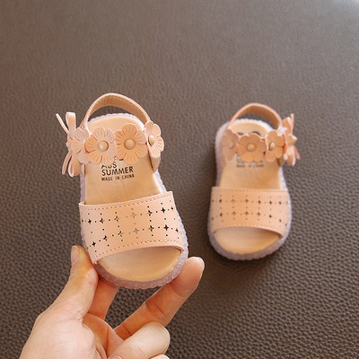 Bērnu ādas sandales meitenēm ar 3D ziediem