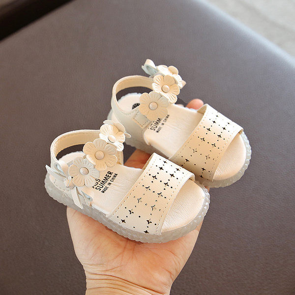 Bērnu ādas sandales meitenēm ar 3D ziediem