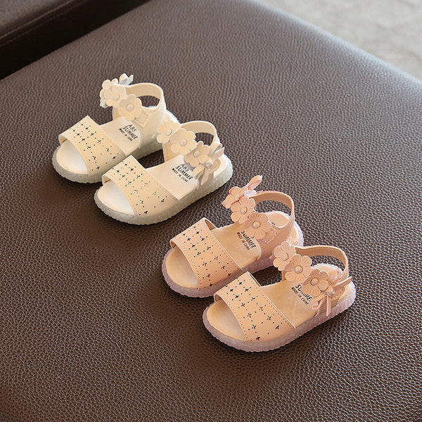 Bērnu ādas sandales meitenēm ar 3D ziediem