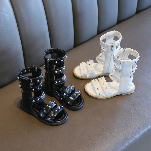 Παιδικά σανδάλια από οικολογικό δέρμα με φερμουάρ και πριτσίνια