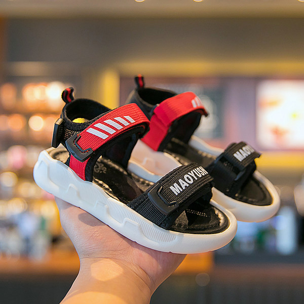 Novi model ljetnih tekstilnih sandala sa natpisima i čičkom