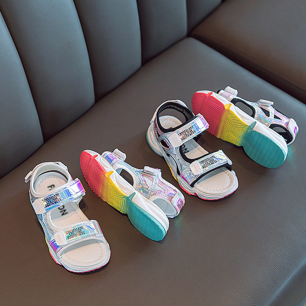 Moodsad särava efektiga laste sandaalid tüdrukutele