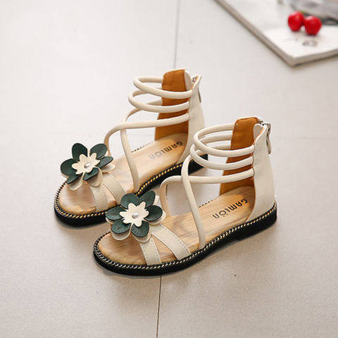 Dječje sandale s kožnim remenčićima i 3D aplikacijom