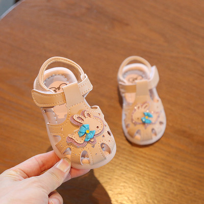 Kahes värvitoonis kleebistega nahast laste sandaalid