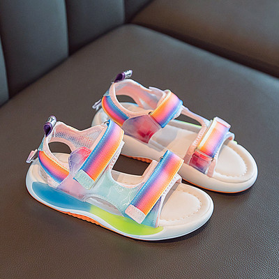 Jauns tekstila sandaļu modelis ar velcro