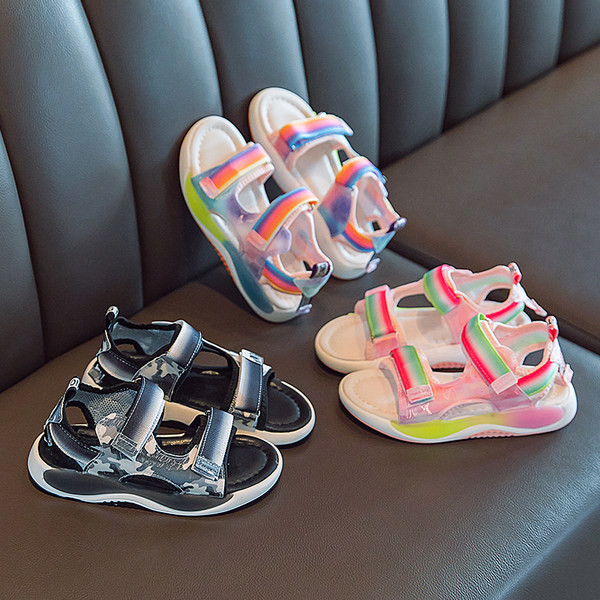 Jauns tekstila sandaļu modelis ar velcro