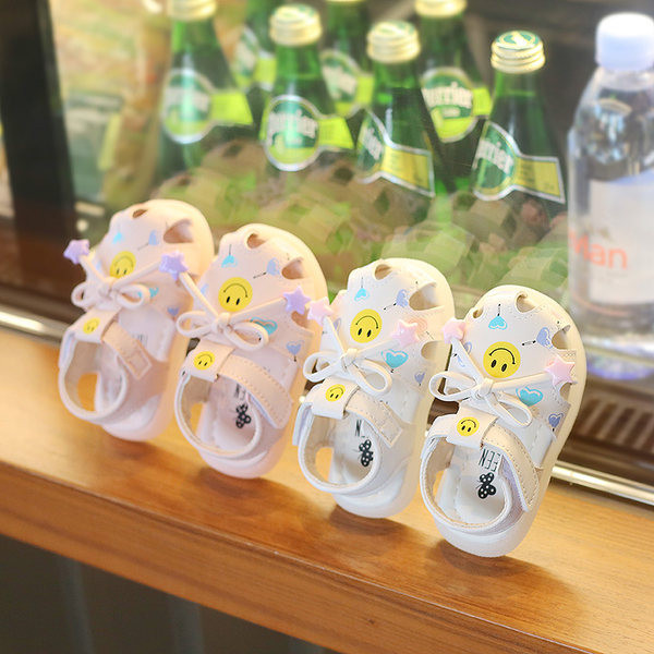 Παιδικά παπούτσια κατασκευασμένα από faux δέρμα με κορδόνια σε δύο χρώματα