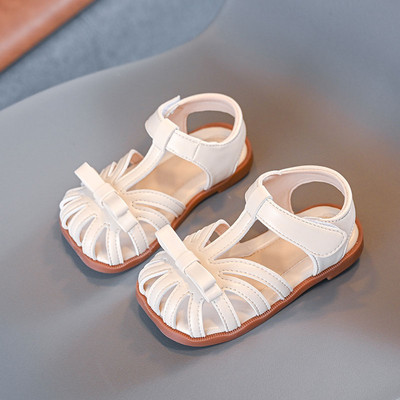 Kleebistega laste nahast sandaalid tüdrukutele